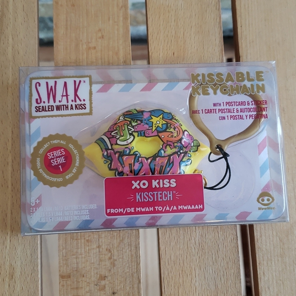 🎁 S.W.A.K. 2 Pack Interactive Kissable Key - Picture 5 of 9